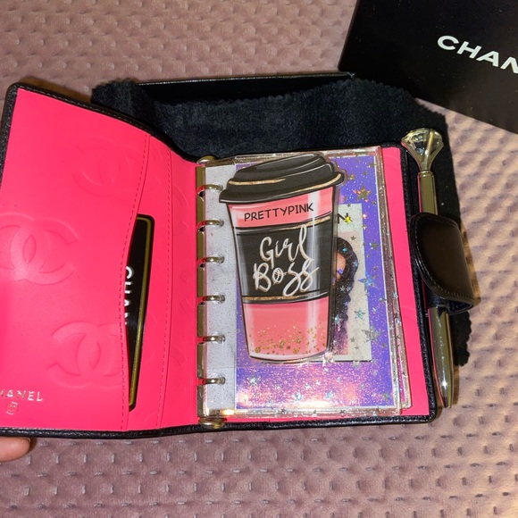 💗Gorgeous Authentic Chanel pocket size agenda💗 - Picture 6 of 10